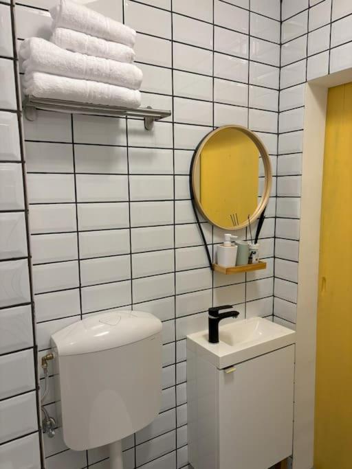Tiny Studio Quinet Bucureşti Ngoại thất bức ảnh