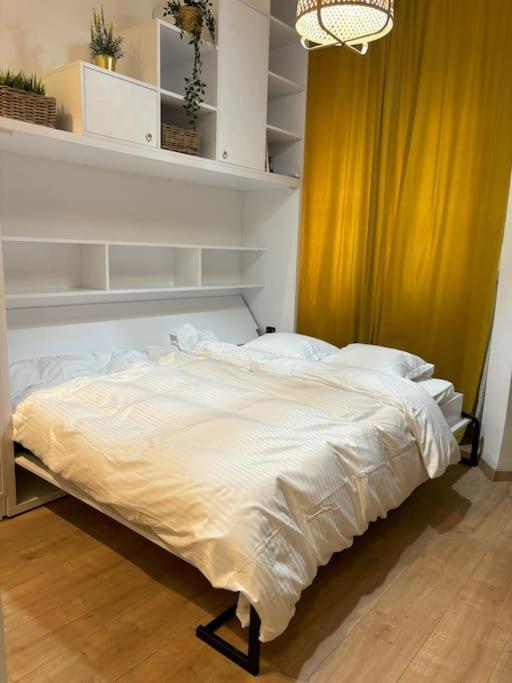 Tiny Studio Quinet Bucureşti Ngoại thất bức ảnh